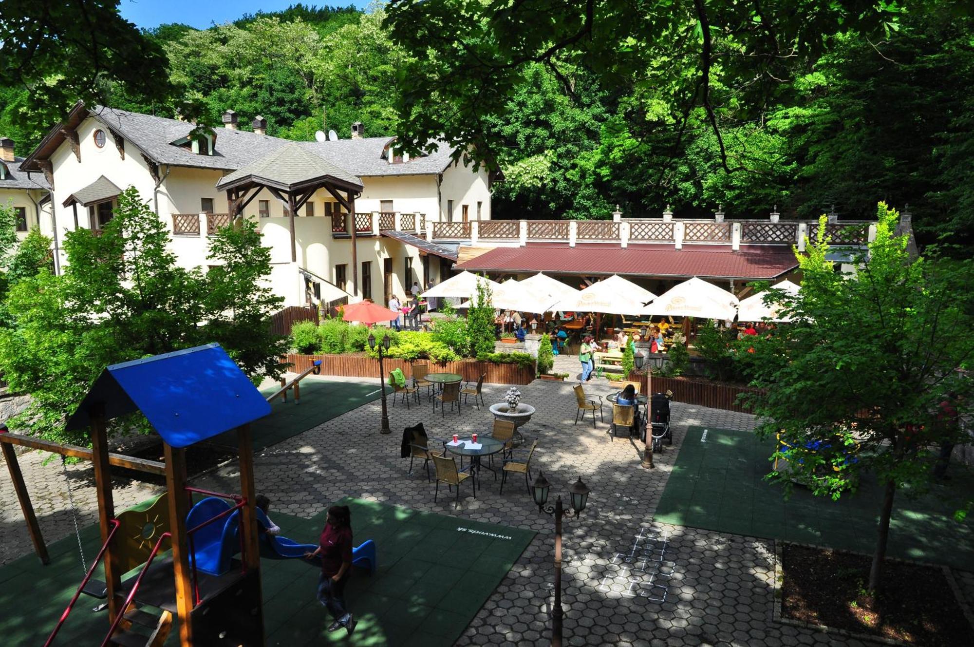 Hotel Bankov Кошице Екстериор снимка